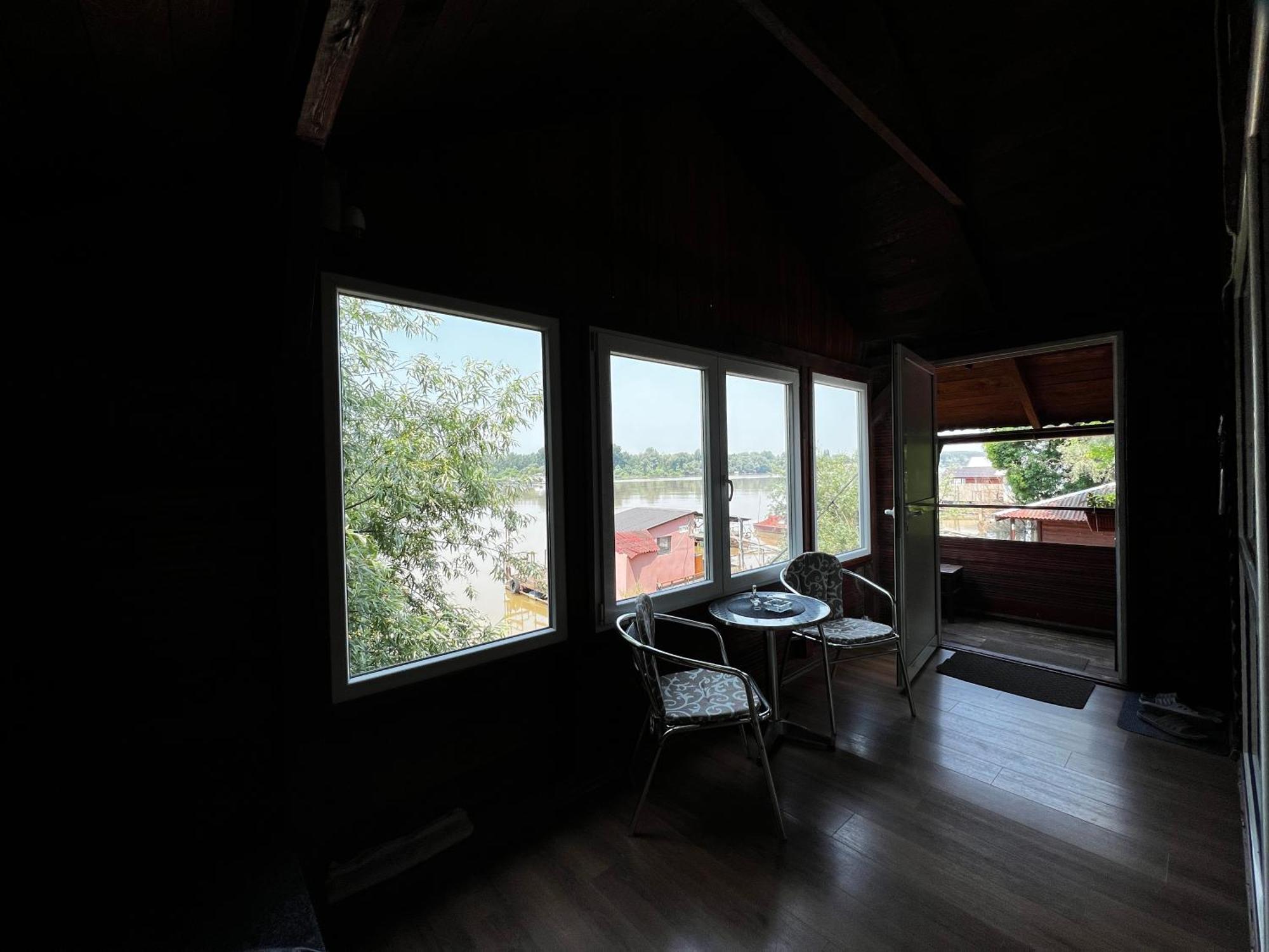 Villa Kuca I Splav Na Reci Savi Belgrado Exterior foto